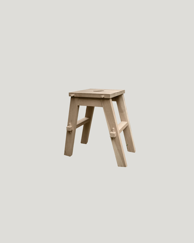 Banco Escalon Stool