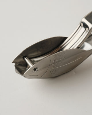 Fish lemon wedge squeezer for seafood