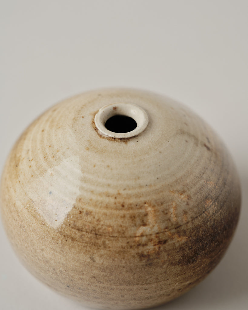 Light Round Bud Vase