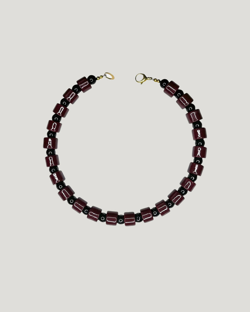 SUNDRY B2. WALNUT, ONYX.