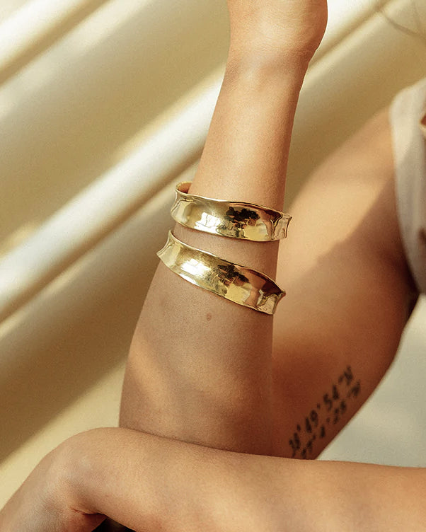 VERSUS CUFF